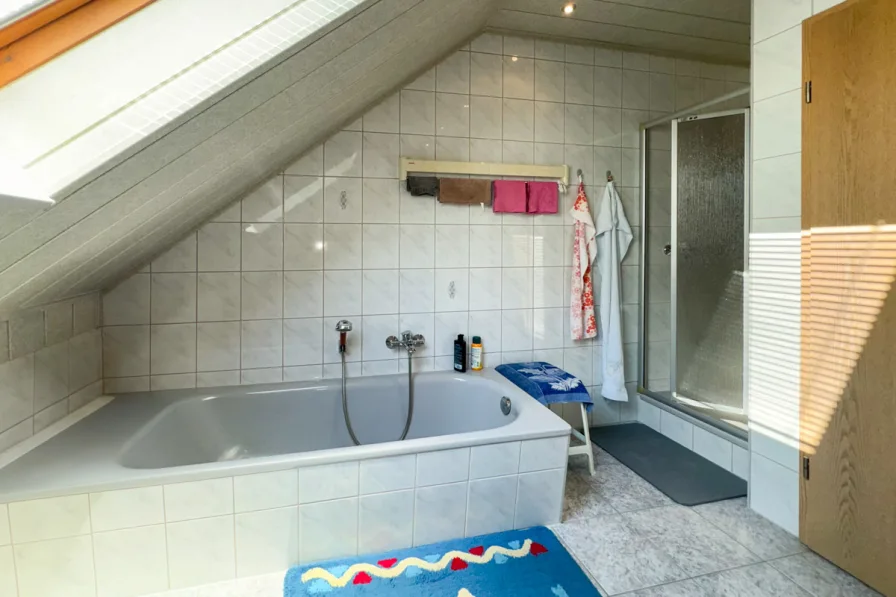 Badezimmer (OG)