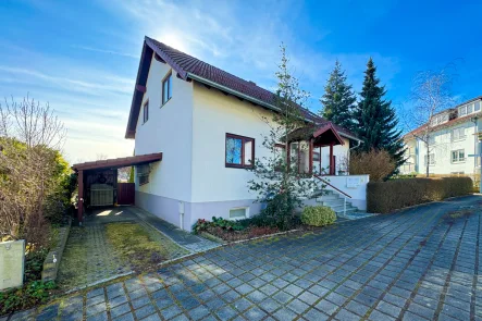 Carport - Haus kaufen in Dresden / Pappritz - Großes Einfamilienhaus mit Einliegerwohnung in Pappritz!