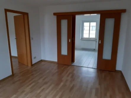 Blick aus dem Wohnzimmer - Wohnung kaufen in Aschersleben - Interessantes Investment