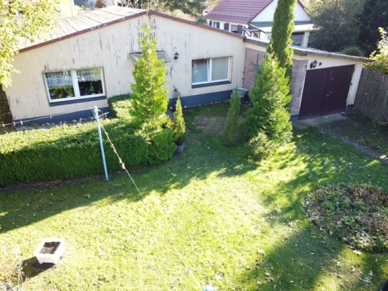 Bungalow Garten - Haus kaufen in Friedrichsbrunn - Bungalow mit Garage und Werkstatt in Friedrichsbrunn