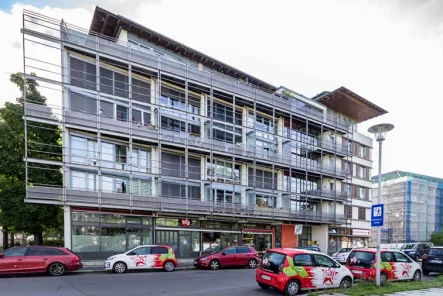 Ansicht des Wohn- und Geschäftshauses - Laden/Einzelhandel kaufen in Dresden - Verkauf einer Gewerbeeinheit mit langjährigem stabilen Mietverhältnis