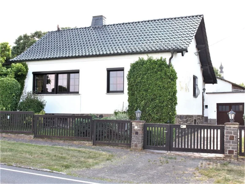 IMG_9365 - Haus kaufen in Colditz - Neuer Preis- VB! EFH für Privat oder kleinen Handwerksbetrieb... auf großem, abgeschirmten Grundstück.