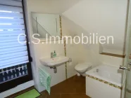 Badezimmer mit Zugang z. Balkon