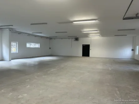 Innenansicht - Halle/Lager/Produktion mieten in Zwickau - Hallen, Freilager, Büro, Garagen auf 125.000 m² Grundstück im Entwicklungsgebiet zu vermieten... und Neubau je nach Bedarf möglich!