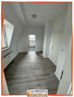 Innenansicht - Wohnung mieten in Zwickau - Praktische 4-Zimmer-Wohnung im 3. Obergeschoss mit großer Küche und großem Bad zu vermieten!