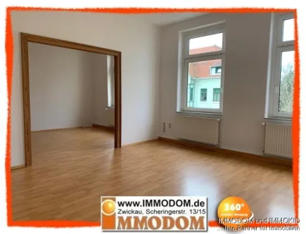 Wohnzimmer - Wohnung mieten in Zwickau - 4-Zimmer-Wohnung in Zwickau, großzügige Familienwohnung im 2. Obergeschoss mit BALKON zu vermieten!