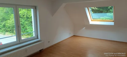 Schlafzimmer - Wohnung mieten in Reinsdorf - 4-Zimmer-Wohnung in Reinsdorf zu vermieten!