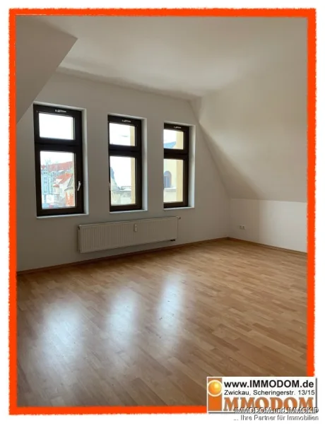 Wohnzimmer - Wohnung mieten in Zwickau - PREISWERTE 2-Zimmer-Dachgeschoss-Wohnung zu vermieten!