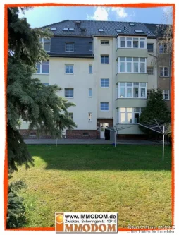 Hausansicht - Wohnung mieten in Zwickau - *** Hier fühle ich mich wohl **** 2 Zimmer mit großer sonniger Küche und Wintergarten!