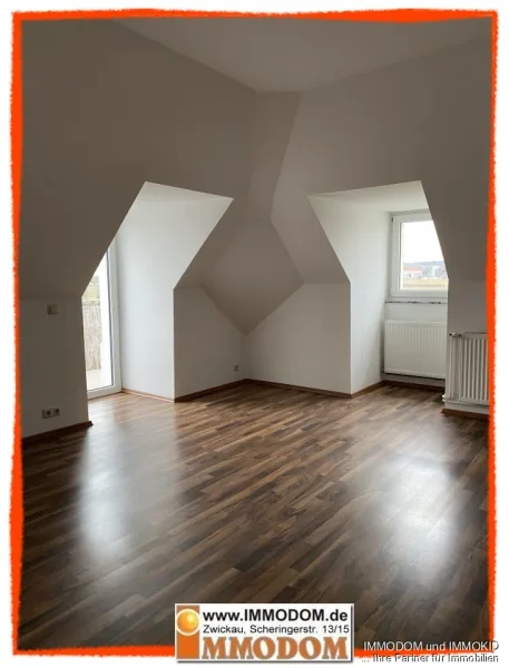 Wohnzimmer - Wohnung mieten in Zwickau - Großzügige und preiswerte 2-Zimmer-Wohnung mit großem BALKON in Zwickau-Marienthal zu vermieten!