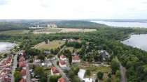Luftbild m. Blick auf die umliegenden Seen