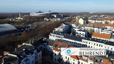 Luftbild / Rückseite - Wohnung kaufen in Leipzig - Dachgeschosswohnung mit Dachterrasse im begehrten Waldstraßenviertel Leipzig