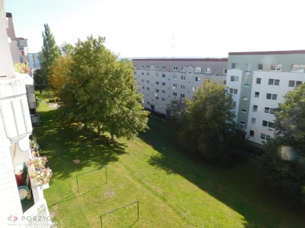 Grüner Ausblick - Wohnung mieten in Chemnitz - Großzügige 2-Raum-Wohnung mit sonnigem Balkon - 2 Monate kaltmietfrei