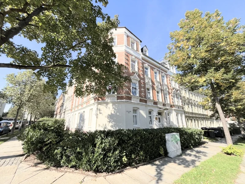 Hausansicht - Wohnung mieten in Chemnitz - Modern sanierte 2-Raum-Wohnung mit Einbauküche in Altendorf