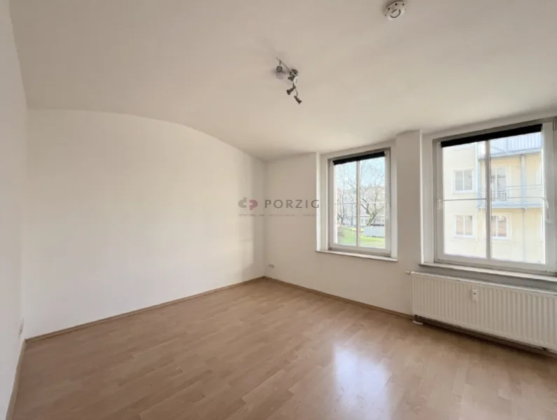 Wohnzimmer - Wohnung mieten in Chemnitz - Großartige Wohnung für Studis und Pendler - mit Balkon und Einbauküche