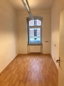 Gewerberaum 1 - Büro/Praxis mieten in Zwickau - Günstige Büroeinheit in der Leipziger Straße 65 zu vermieten