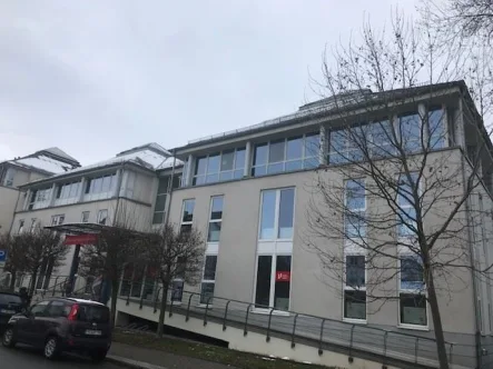 Vorderansicht - Büro/Praxis mieten in Zwickau - Großzügige Gewerbeeinheit mit  Schulungsräumen im 1.OG in zentrumsnaher Lage 