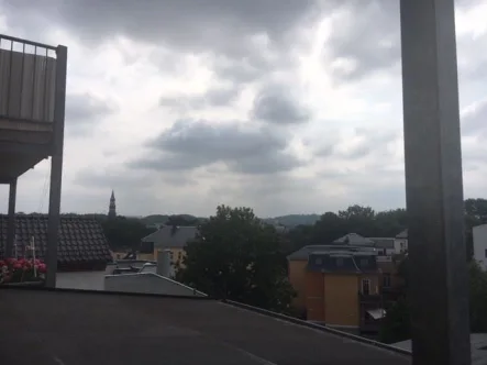 Blick vom Balkon - Wohnung mieten in Zwickau - Gut geschnittene 3-R-Wohnung im 3.OG mit großem Balkon zu mieten