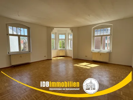 Wohnzimmer - Wohnung mieten in Freital - Große 3-Raumwohnung im Altbau