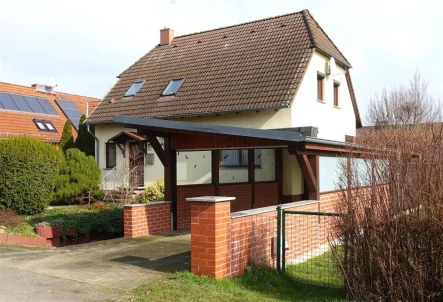 Vorderansicht - Haus kaufen in Lutherstadt Wittenberg - RESERVIERT !!! Sofort ohne Baustress in Ihr freistehendes Einfamilienhaus einziehen !!!