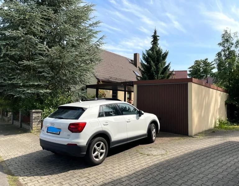 Garage und Carport 