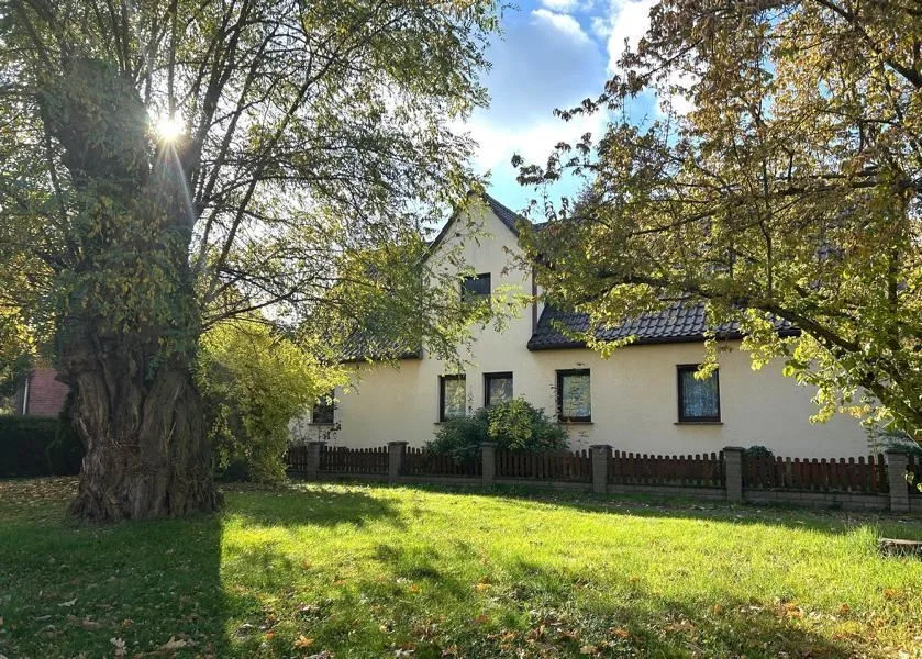 Ansicht Osten - Haus kaufen in Möhlau - RESERVIERT !!! Freistehendes Einfamilienhaus mit viel Platz in ruhiger Lage !!!