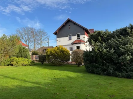 Gartenansicht - Haus kaufen in Borsdorf - Repräsentativ wohnen im Borsdorfer Villenviertel