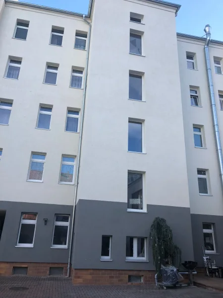 Hausansicht Hofseite - Zinshaus/Renditeobjekt kaufen in Leipzig - Wohn- und Geschäftshaus in aufstrebender citynaher Lage von Leipzig