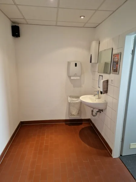 Vorraum WC-Anlage