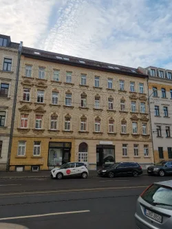 Hausansicht - Laden/Einzelhandel mieten in Leipzig - Kleiner, aber feiner Laden mit angrenzender 3-R-Wohnung