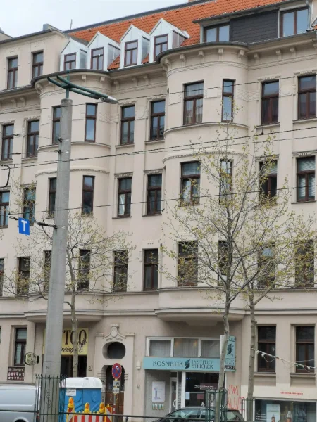 Straßenseite - Wohnung mieten in Leipzig - Traumhafte 4-R-Wohnung mit Balkon in Top-Lage von Leipzig - WG geeignet