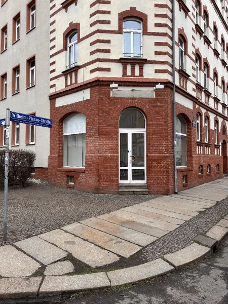 Hausansciht - Büro/Praxis mieten in Leipzig - Büroräume im Hochparterre mit Empfangsbüro