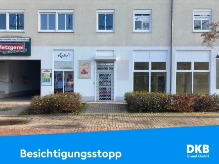 Straßenansicht - Laden/Einzelhandel kaufen in Dessau-Roßlau - Ladenlokal in sehr guter Lage zur kurzfristigen Nutzung verfügbar