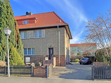 Haus und Hof - Haus kaufen in Gröditz - Doppelhaushälfte mit Raum für verschiedene Lebensmodelle!