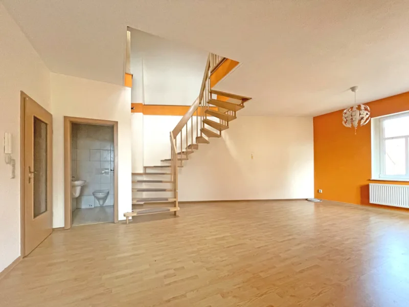 Wohnzimmer und Gäste Wc - Wohnung kaufen in Bautzen - Auf in die eigenen 4 Wände - unweit der historischen Altstadt