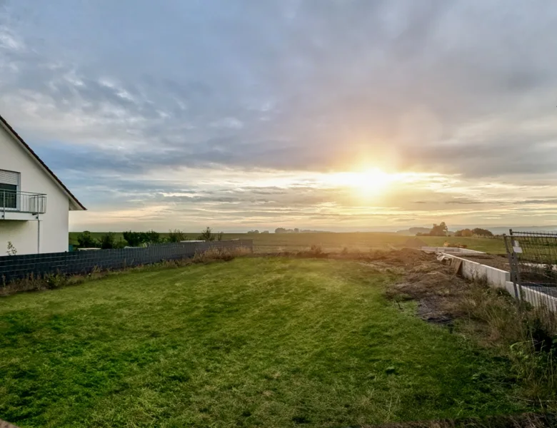 Morgendliche Stimmung - Grundstück kaufen in Dohna / Burkhardswalde - Blick bis in die Sächsische SchweizBauträgerfreies Traumgrundstück