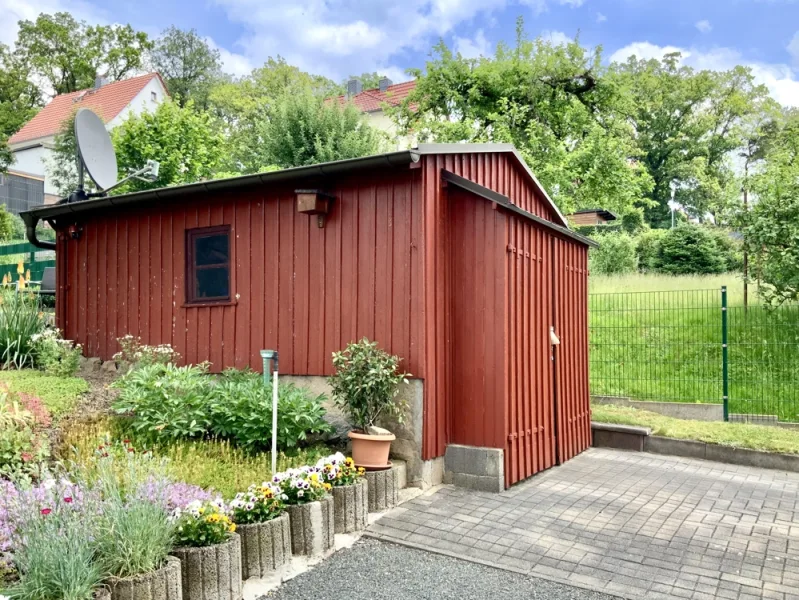 Garage und Stellplatzmöglichkeiten