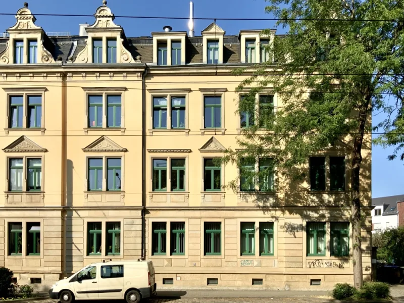 Ansicht Straßenseite - Haus kaufen in Dresden - Wohn- und Geschäftshaus für Ihr solides Investment-Portfolio