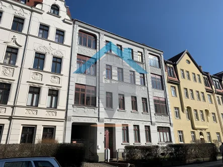 Bild1 - Haus kaufen in Görlitz - Wohnhaus mit Garagen und großen Hof in beliebter Südstadtlage zu verkaufen