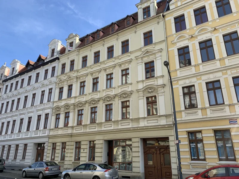 Haus von außen Po 23 - Wohnung mieten in Görlitz - Helle 2 Raumwohnung in görlitzer Innenstadt zu vermieten