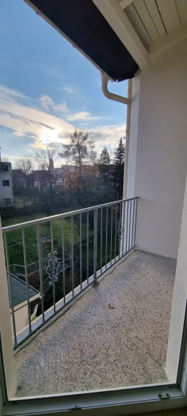 Bild1 - Wohnung mieten in Görlitz - 3-Raum Südstadt Wohnung mit hofseitigen Balkon