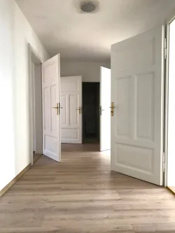 Bild1 - Wohnung mieten in Görlitz - Frisch renoviert & ruhig *3 Raumwohnung im 3. OG*