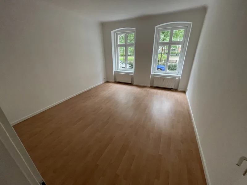 Wohnraum - Wohnung mieten in Görlitz - Frisch renovierte 2 Raum-Erdgeschosswohnung mit Balkon