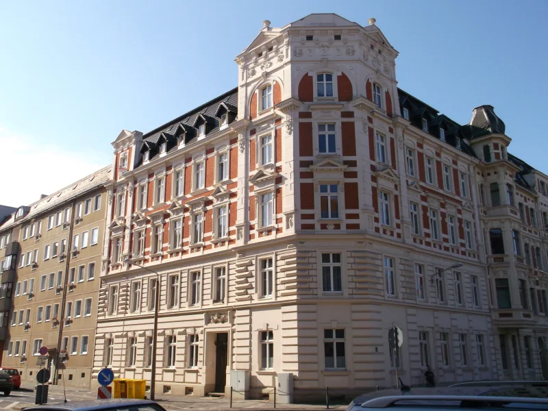 Hausansicht - Wohnung mieten in Görlitz - 2 Raumwohnung mit Balkon am Lutherplatz