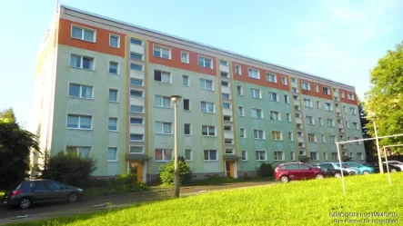 Außenansicht - Wohnung mieten in Kirchberg - sanierte EG-Wohnung mit Dusche und Balkon zu vermieten!