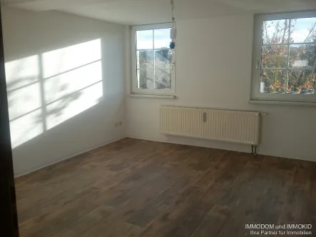 Schlafzimmer - Wohnung mieten in Wilkau-Haßlau - 4-Zimmer-Wohnung in Wilkau-Hasslau mit 2 Bädern, klein aber fein, zu vermieten!