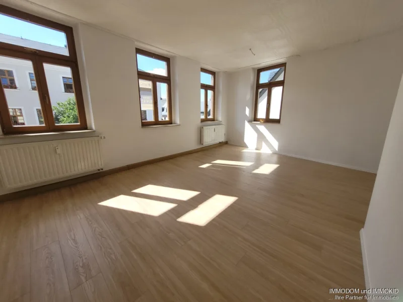 Wohnen - Wohnung mieten in Kirchberg - NEU renovierte 3-Zimmer-Wohnung auf dem Neumarkt in Kirchberg/Sa. zu vermieten!