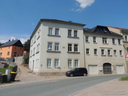 Hausansicht - Wohnung mieten in Kirchberg - 4-Raum-Wohnung mit modernem Bad und Balkon zu vermieten!