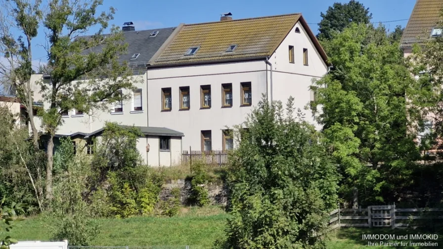 Ansicht - Haus kaufen in Kirchberg - Handwerker gesucht - Einfamilienhaus mit Einliegerwohnung zu verkaufen!