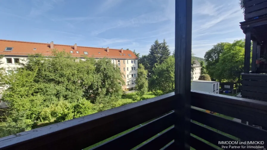 Balkon - Zinshaus/Renditeobjekt kaufen in Aue - 8,5% p.a. Renditeobjekt für Kapitalanleger, 3-Zi.-Wohnung mit Balkon in Aue, zu verkaufen!